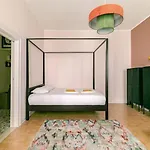Venetian Pink Apartment In Dorsoduro